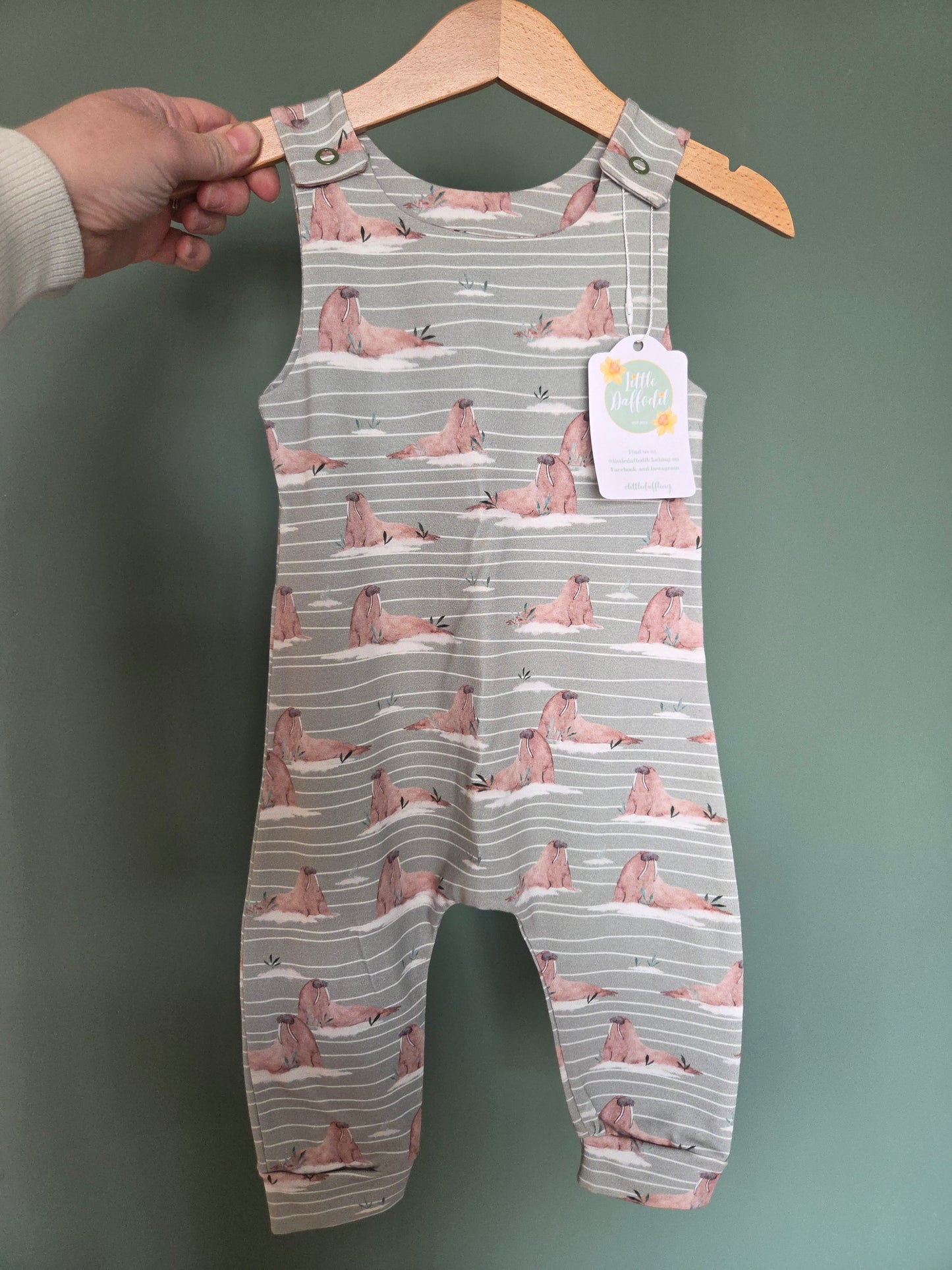 6-12m Walrus romper